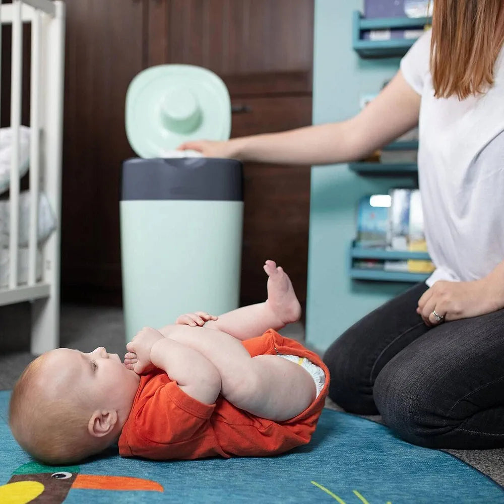 Tommee Tippee Twist and Click Advanced Nappy Bin, Includes 1x Refill Cassette